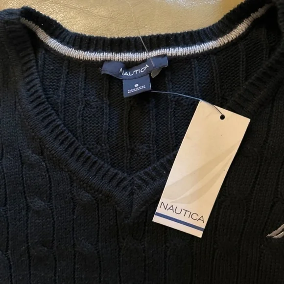 🌿SALE🌿NAUTICA Knit Pull over V neck Sweater Size Small - Picture 3 of 6